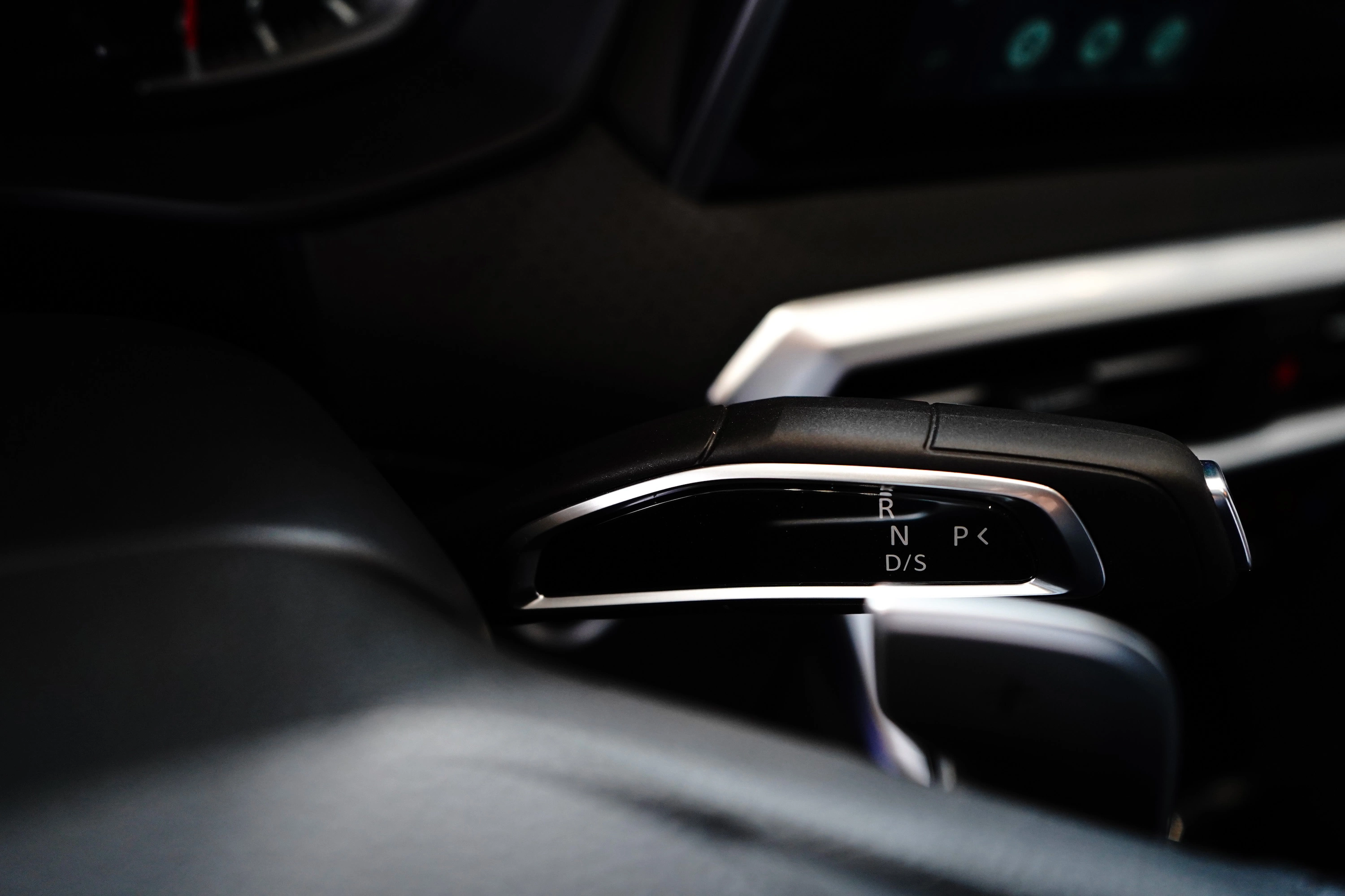 MG G50 trang bị động cơ tăng áp 1.5 với công suất 169 mã lực, mô-men xoắn 258 Nm. Hộp số sàn 6 cấp hoặc tự động 7 cấp ly hợp ướt tùy theo phiên bản. MG G50 trang bị động cơ tăng áp 1.5 với công suất 169 mã lực, mô-men xoắn 258 Nm. Hộp số sàn 6 cấp hoặc tự động 7 cấp ly hợp ướt tùy theo phiên bản.