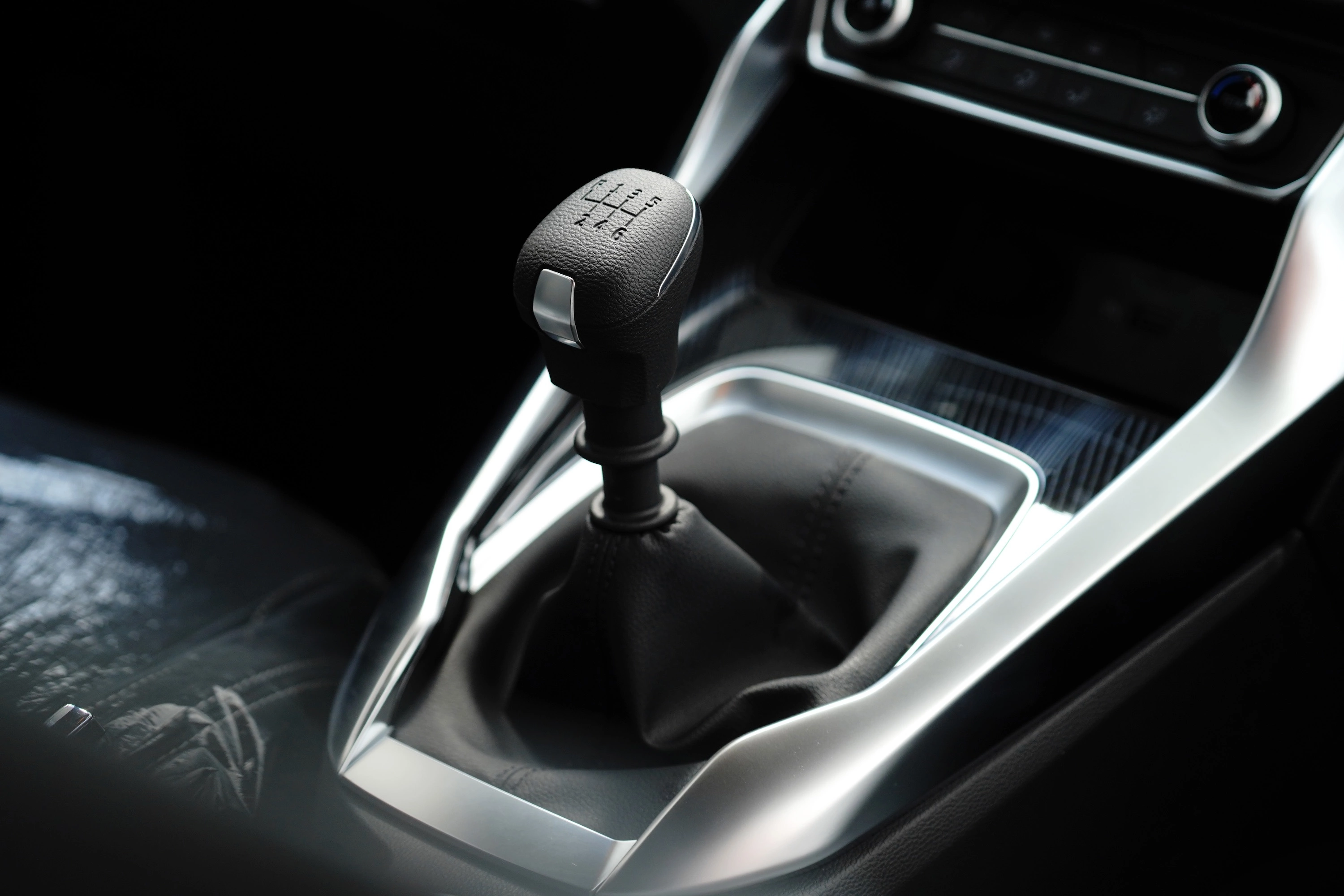 MG G50 trang bị động cơ tăng áp 1.5 với công suất 169 mã lực, mô-men xoắn 258 Nm. Hộp số sàn 6 cấp hoặc tự động 7 cấp ly hợp ướt tùy theo phiên bản. MG G50 trang bị động cơ tăng áp 1.5 với công suất 169 mã lực, mô-men xoắn 258 Nm. Hộp số sàn 6 cấp hoặc tự động 7 cấp ly hợp ướt tùy theo phiên bản.